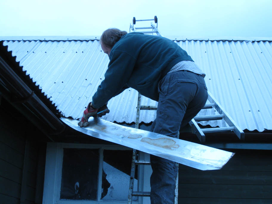 08 Tom cuts off the new valley gutter