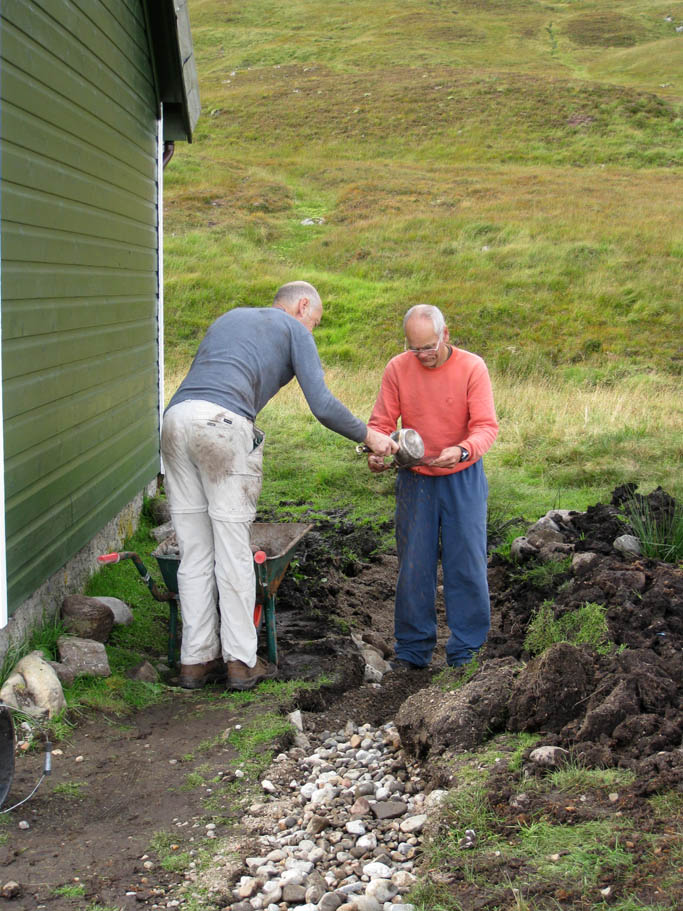 12 Johnny and Les STILL sifting gravel