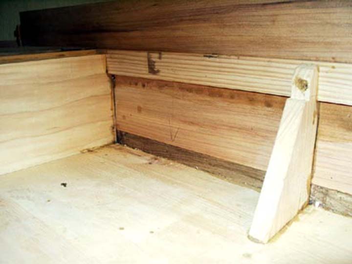Case interior showing lower chestnut strip