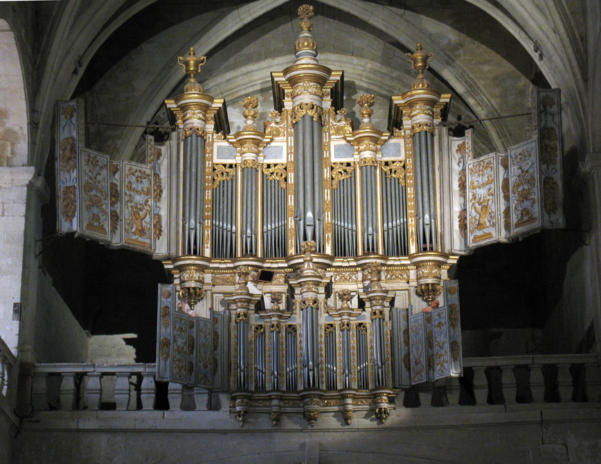 08 Uzes 18th century Cathedral organ