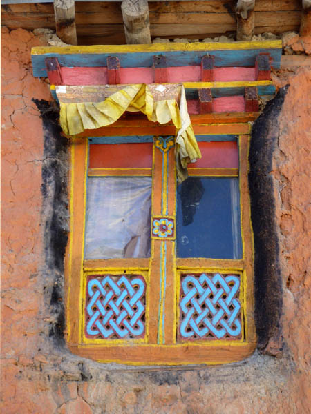 07 Jhong Gompa window