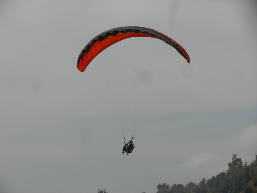 06 Paraglider above Pokhara Lake
